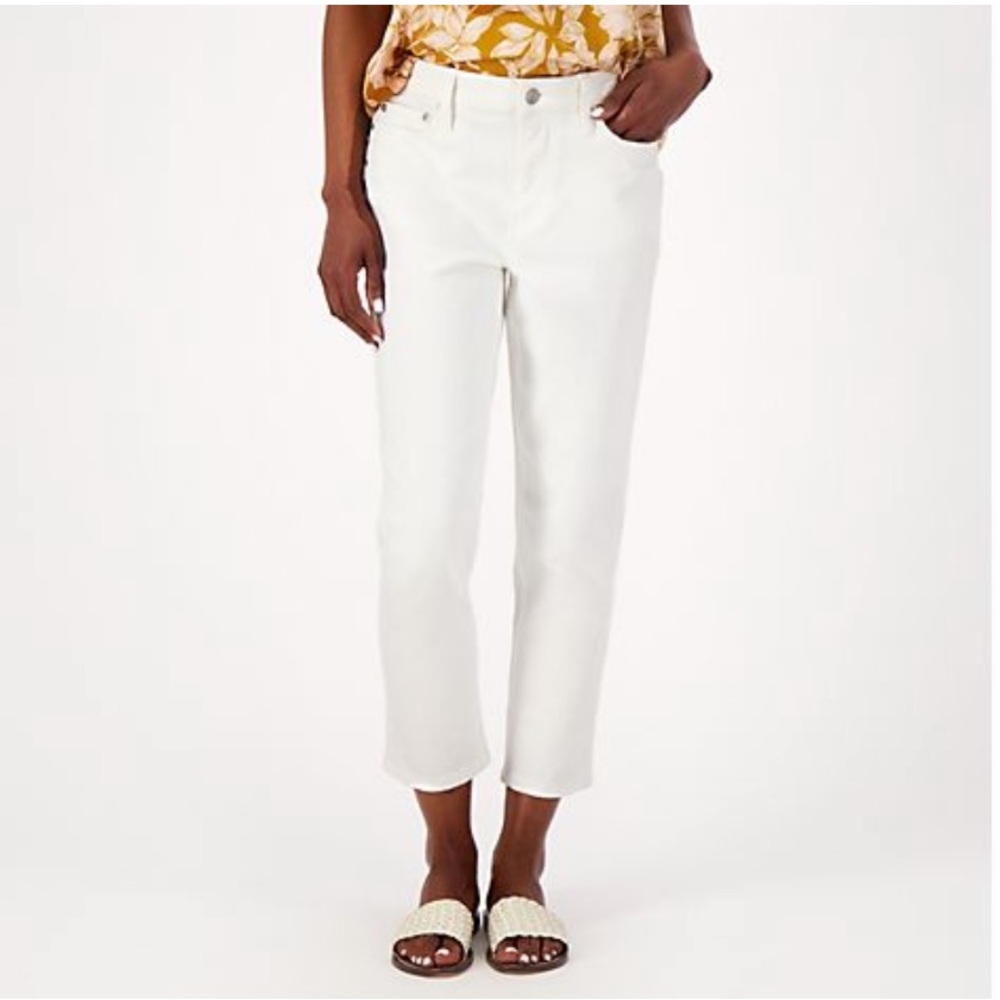 🐷🆕 Candace Cameron Bure White Cropped Jean